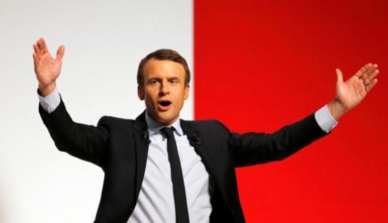 Macron, Kepada Siapakah Engkau Akan Memihak?